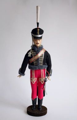 Кукла коллекционная фарфоровая Гусар Иркутского полка Россия 19 век