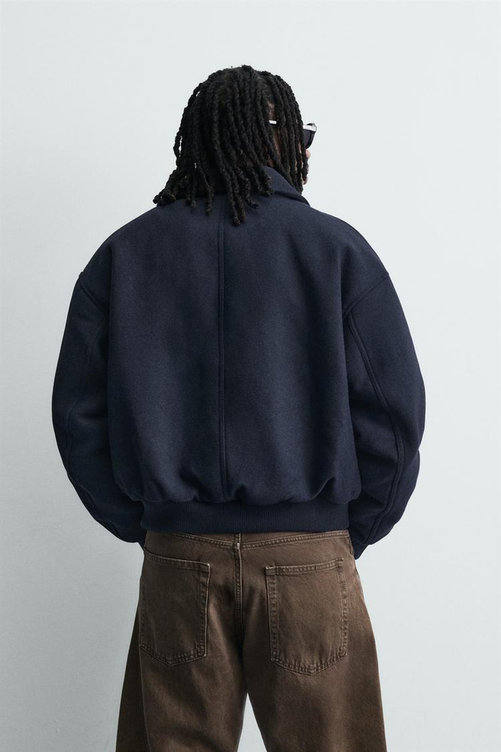 ZARA УКОРОЧЕННАЯ КУРТКА ИЗ СТЕГАНОЙ ТКАНИ, МОРСКОЙ СИНИЙ