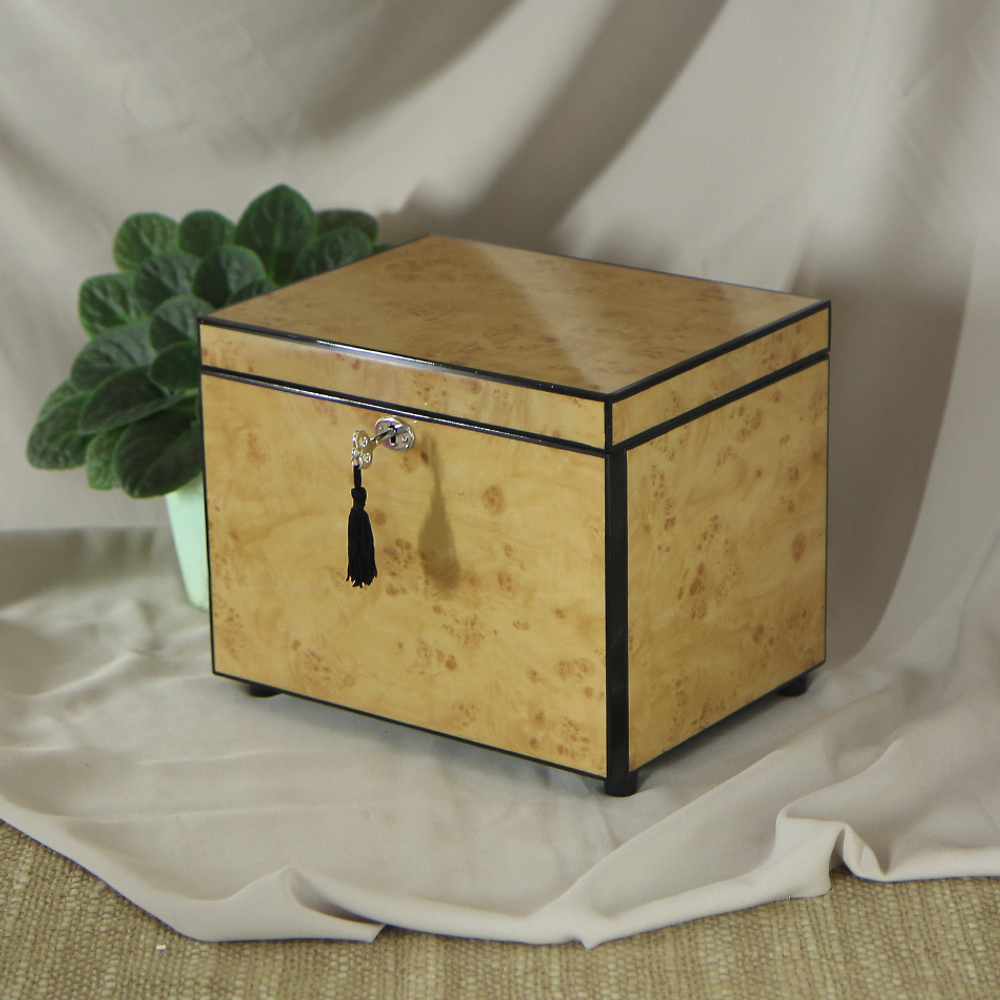 Шкатулка ювелирная