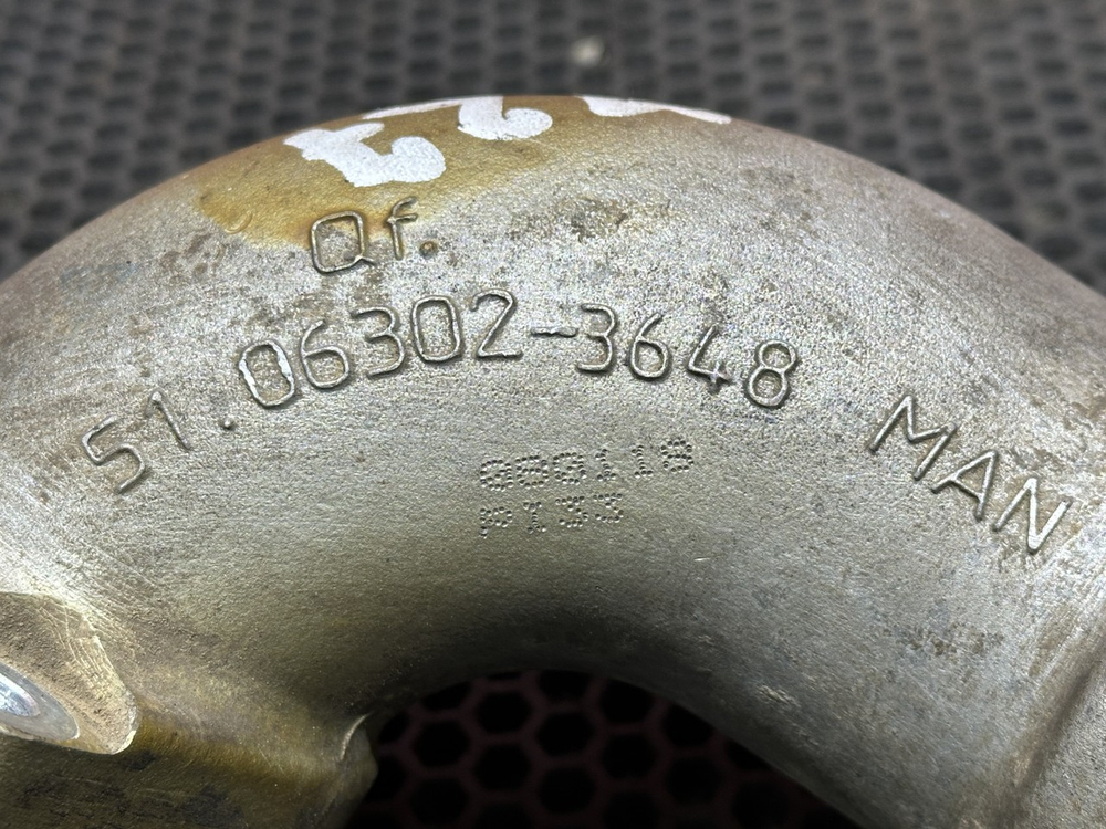 Патрубок системы охлаждения