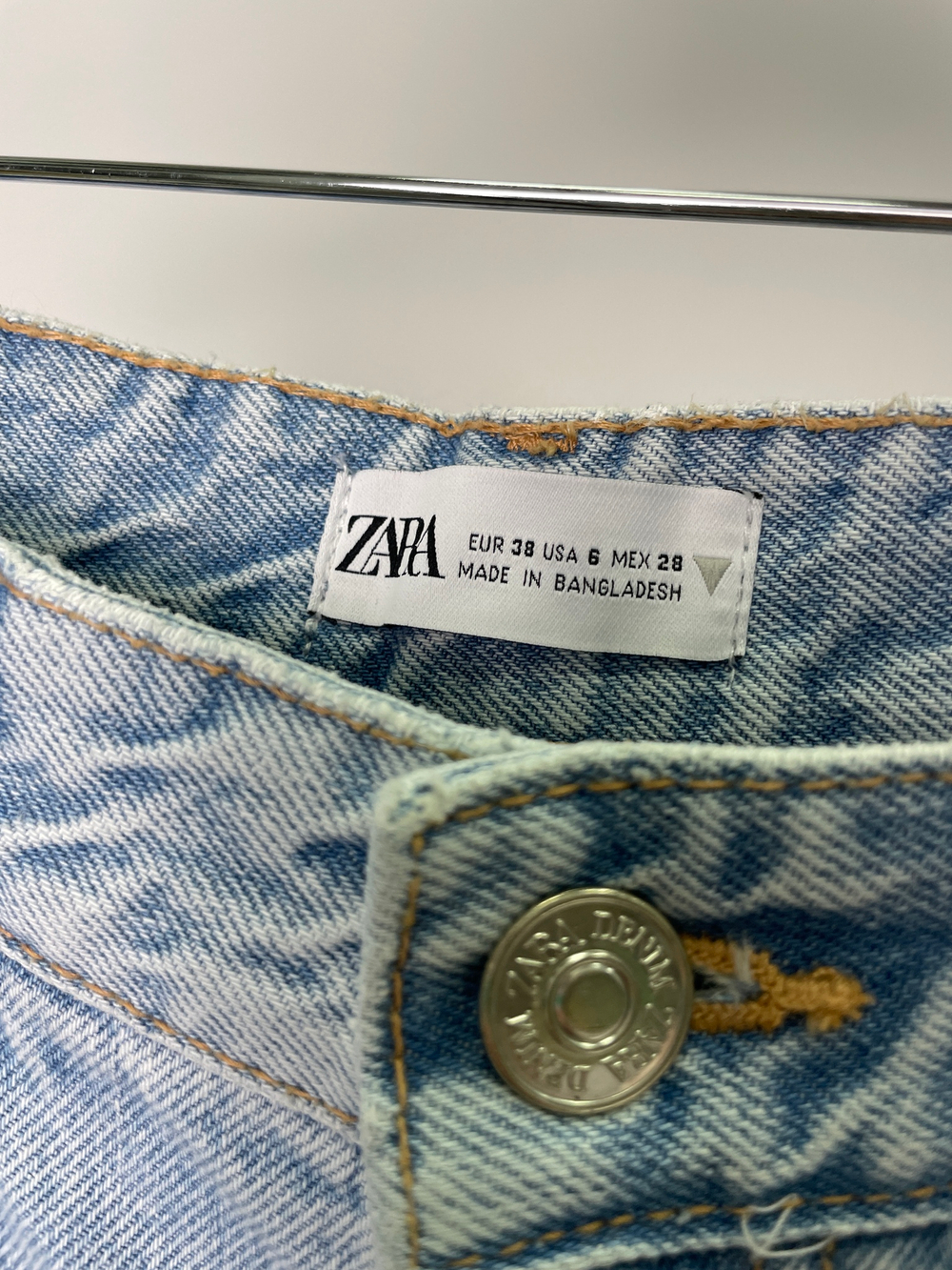 Джинсы Zara