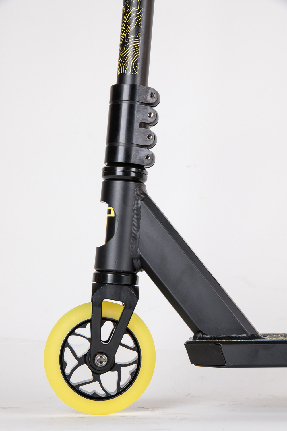 Трюковой самокат Tech Team Duker 303 2022 black/yellow