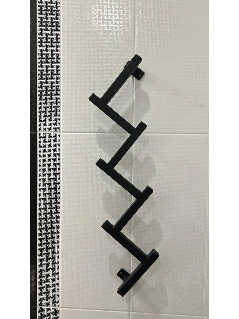 Вешалка настенная для прихожей Елка черная