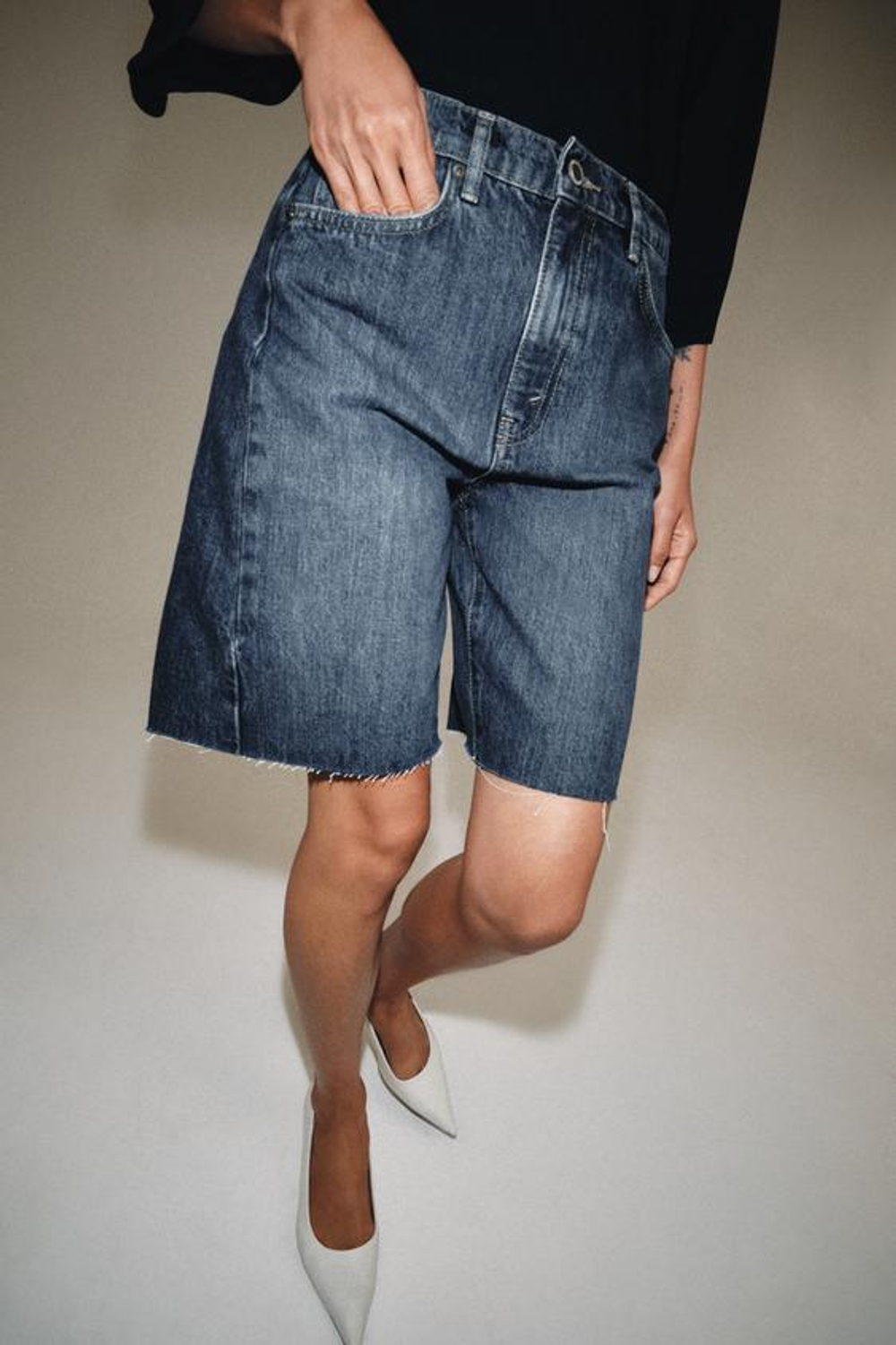 ZARA ДЖИНСОВЫЕ ШОРТЫ RELAXED СО СРЕДНЕЙ ПОСАДКОЙ — ZW COLLECTION, ВЫЦВЕТШИЙ СИНИЙ