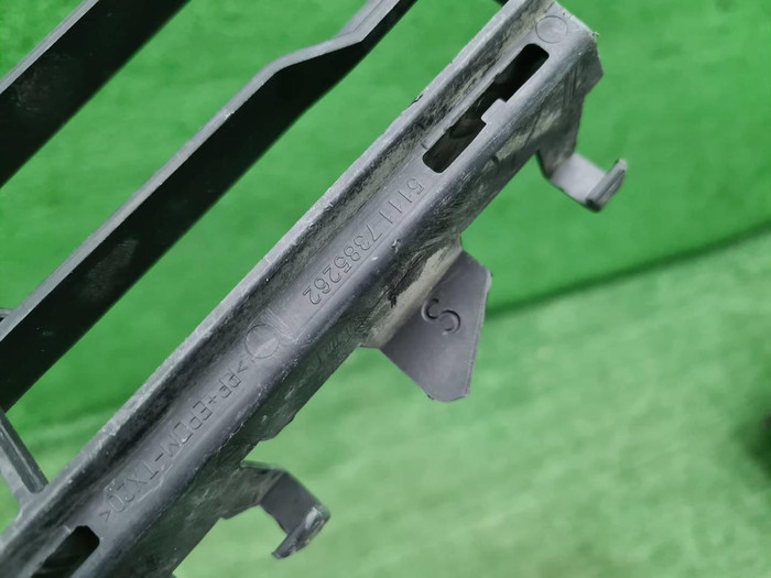 Накладка ПТФ правая BMW 5er G30 (2017-2020)