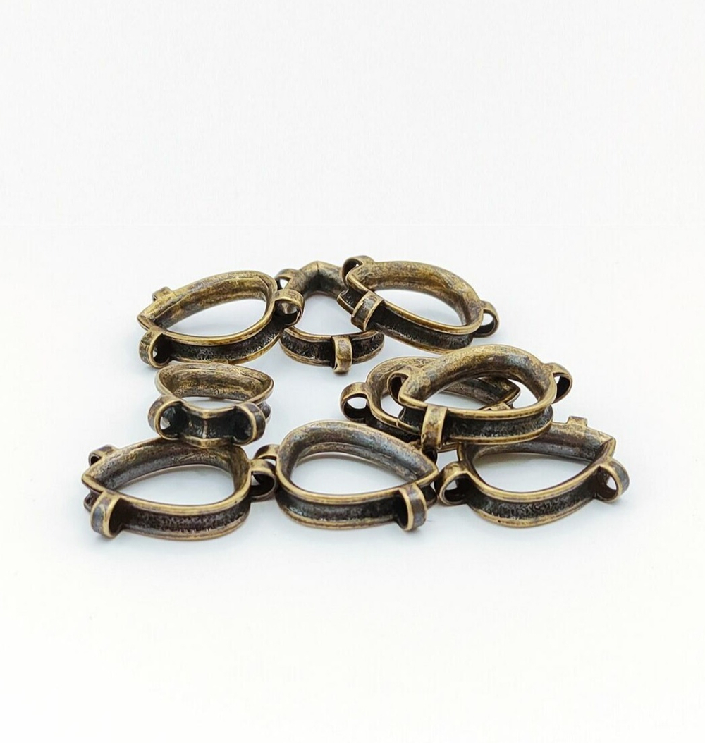 Петля темлячная из латуни