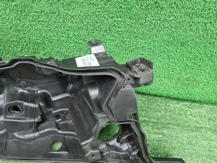 Корпус фары правый Toyota Land Cruiser 200 (15-21)