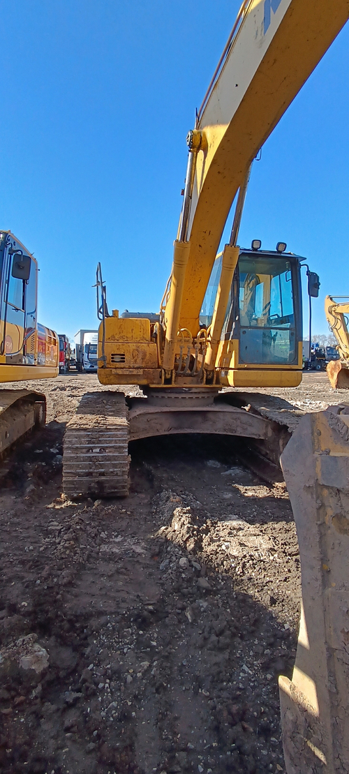 KOMATSU PC 220 Экскаватор PC 220-8M0 (Дизельный, 6,7 л, 167 л.с., АТ)