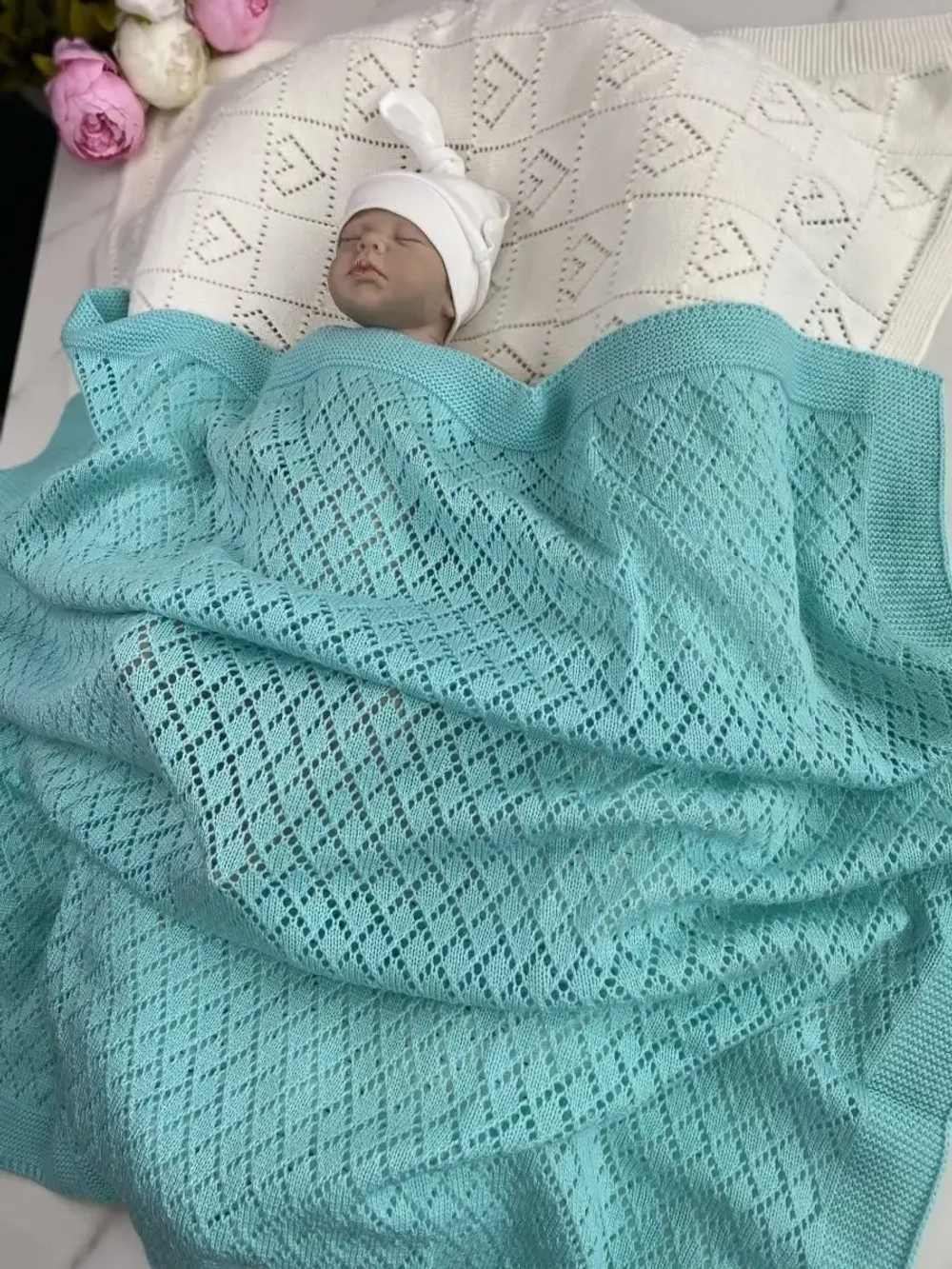 Вязаный плед для новорожденного
