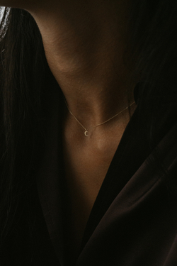 колье месяц