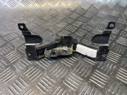 Крепление бака Yamaha FZ1 Fazer RN17