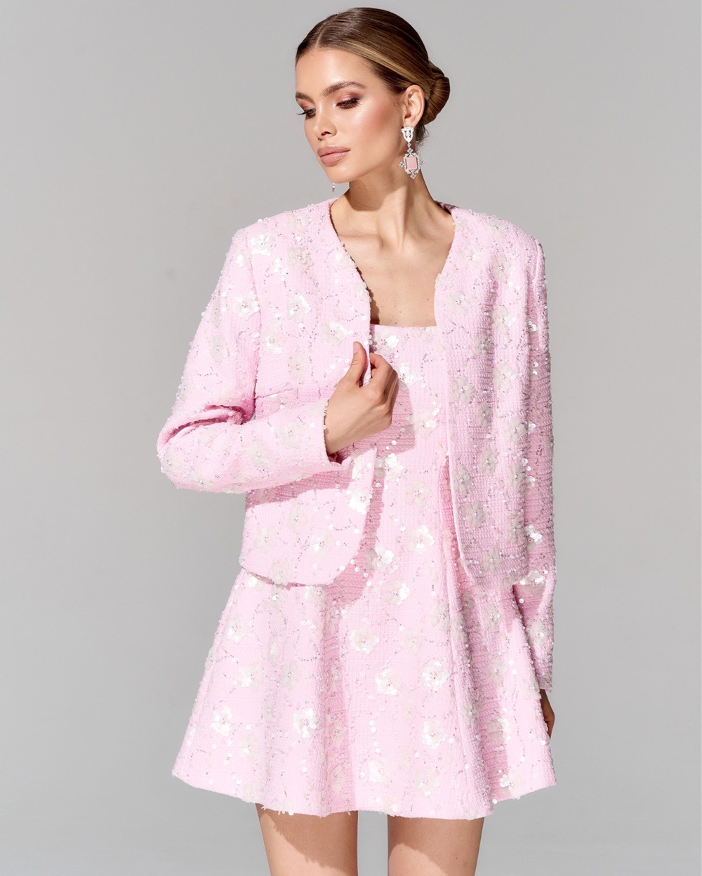 Платье длины мини из премиального твида