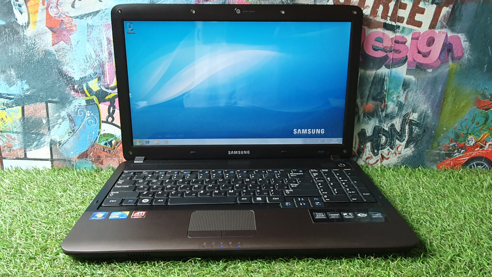 Ноутбук Samsung i5/4Gb/HDD 250 Gb
