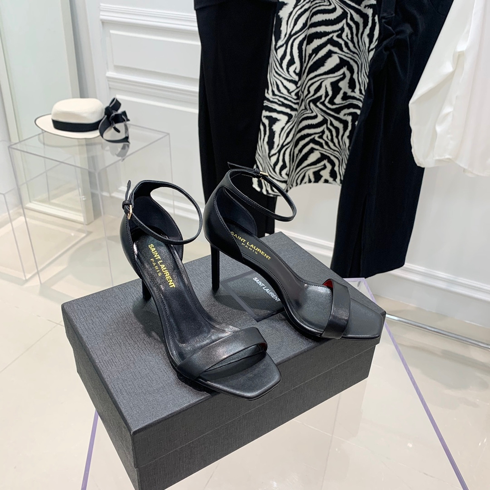 Saint Laurent Pumps