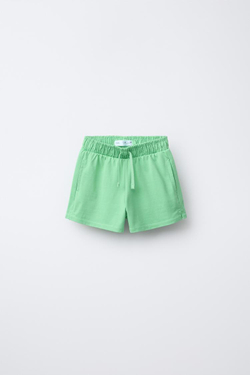 ZARA КОМПЛЕКТ ИЗ ФУТБОЛКИ И ШОРТОВ-БЕРМУДОВ В РУБЧИК HEAVY, ЗЕЛЕНЫЙ