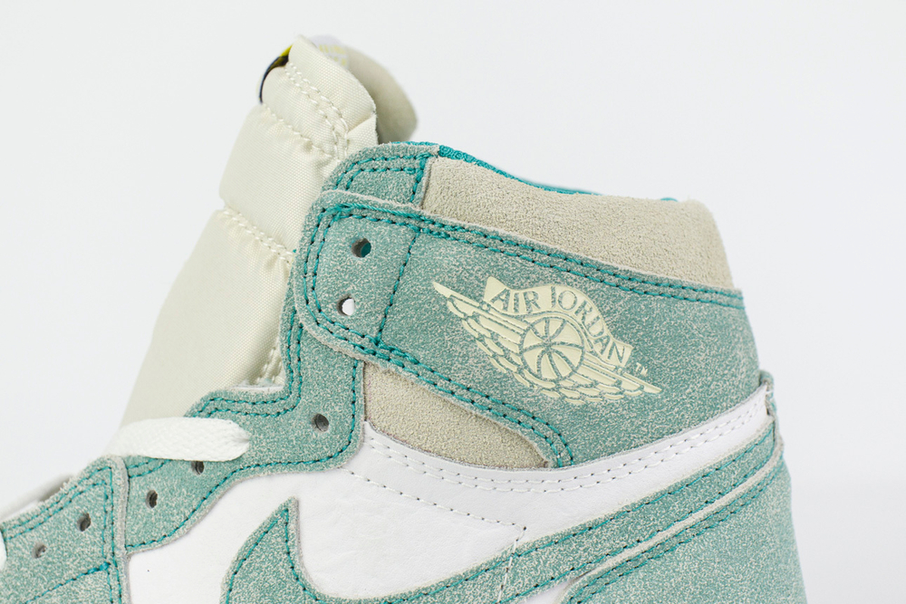 Кроссовки Nike Air Jordan 1 Wmns White / Green dm