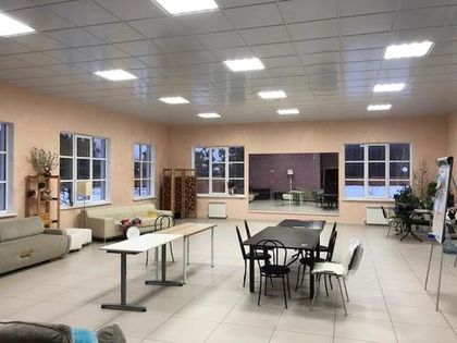 Смонтировано освещение в зале Общественного центра