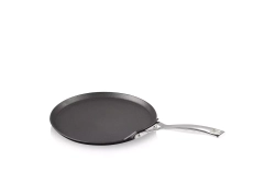 Le Creuset - Сковорода PRO 24см с антипригарным покрытием для блинов / артикул   51106240010002  / GTIN 630870272896