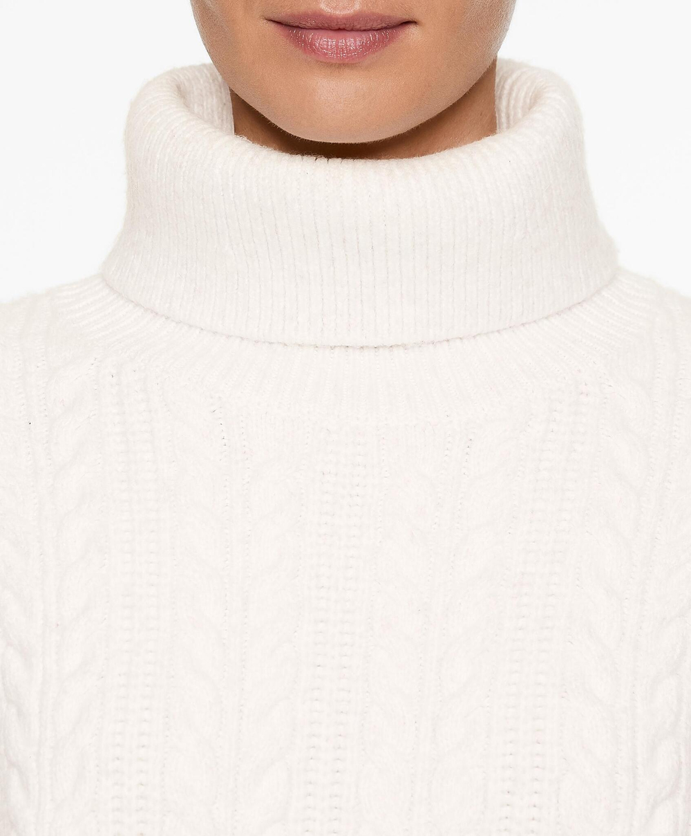 Oysho Вязаный свитер с высоким воротником, светлый экрю