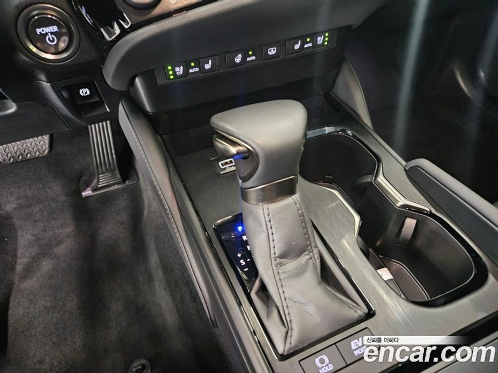 Lexus ES300h 7 Generation Executive (10.2023)