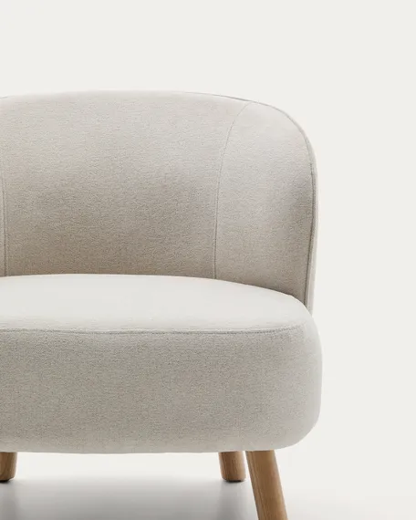 Кресло Ulit из бежевого шенилла с ножками из светлого бука