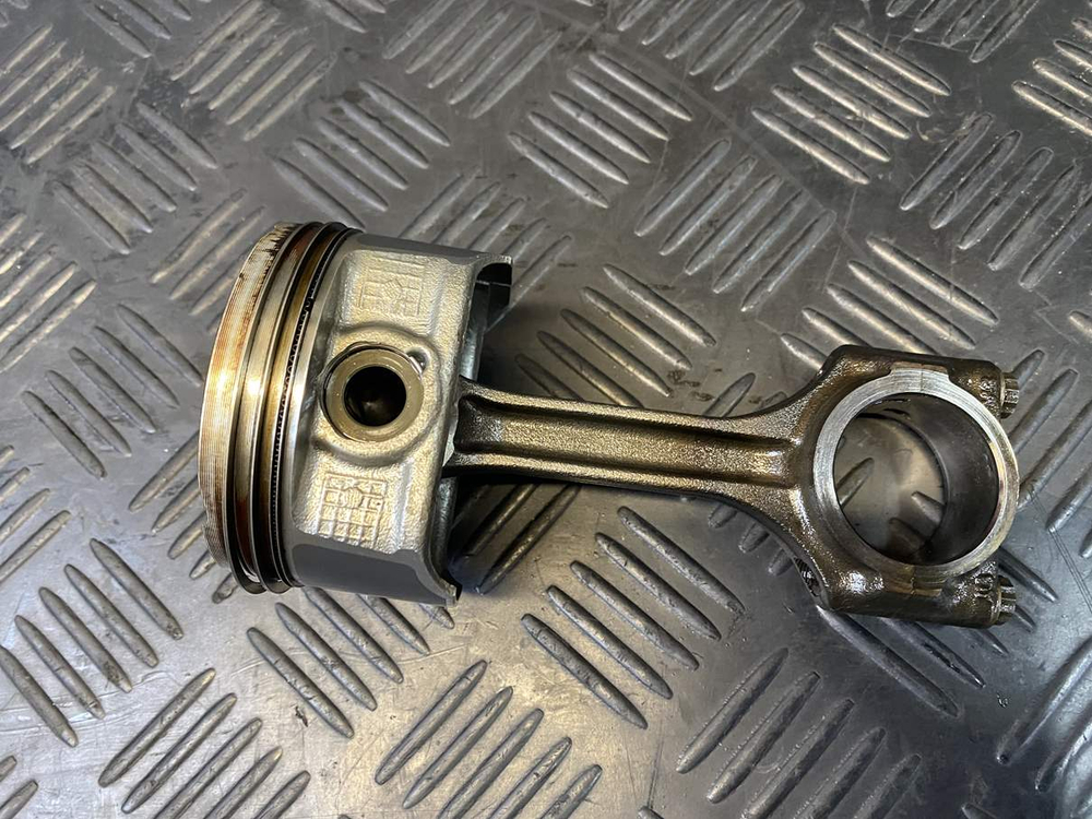 Поршень с шатуном KTM 250 Duke 2020