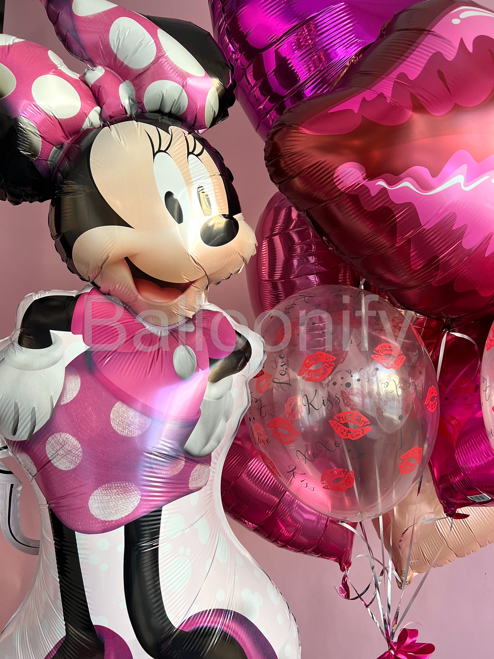 Набор шаров "Поцелуйчик" с фигурой Минни