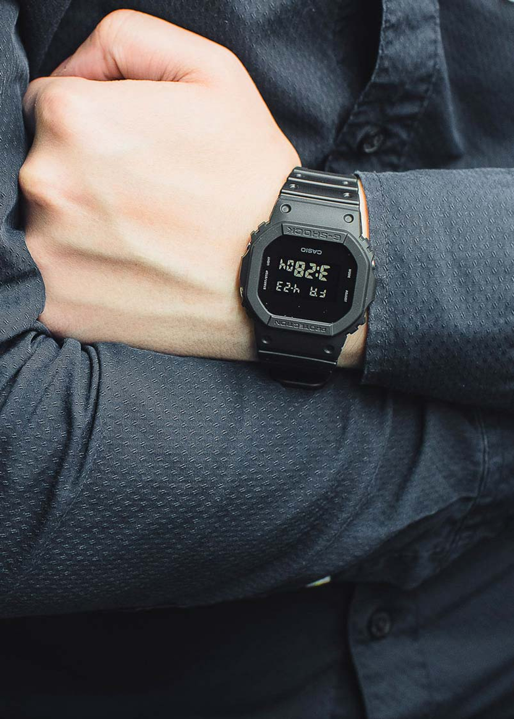 Часы Casio DW-5600BB-1E
