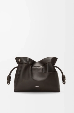 Loewe Сумка-клатч среднего размера Panta Flamenco из блестящей телячьей кожи, темно-коричневый
