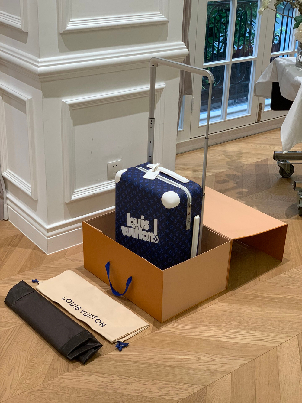 Louis Vuitton Horizon 55 Suitcase