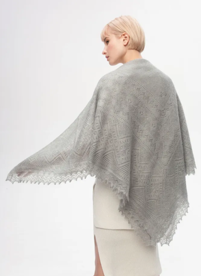 Оренбургский пуховый платок с шелком П1-120-03 серый