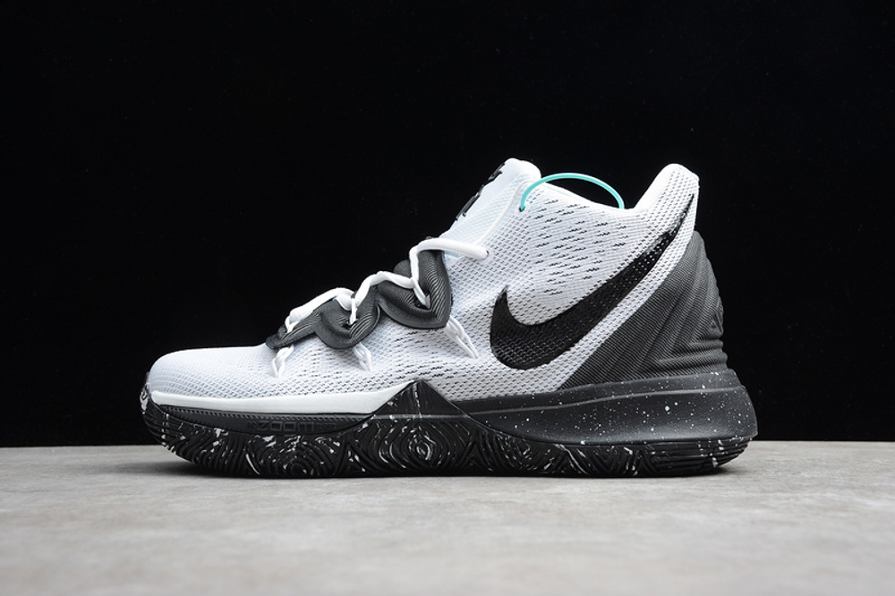 Kyrie 5 white black sales