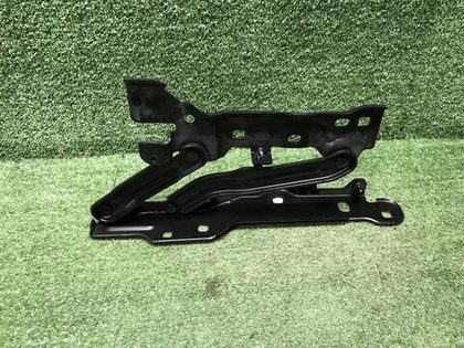 Петля капота левая Range Rover Vogue 5 L460 21-нв