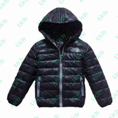 Куртка однотонная стеганая, с капюшоном