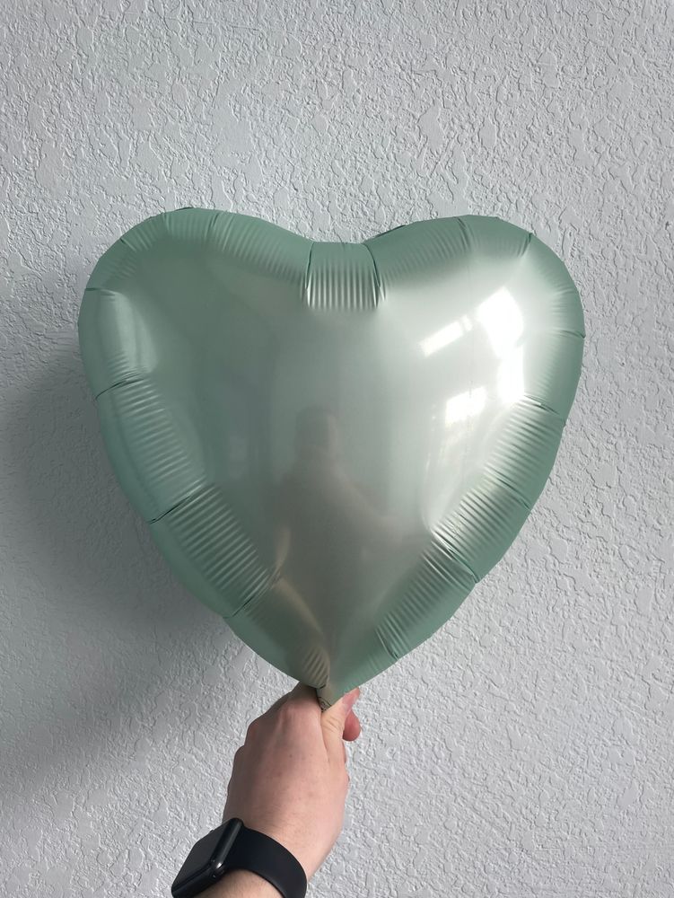 Сердце Сатин Зеленый 18"