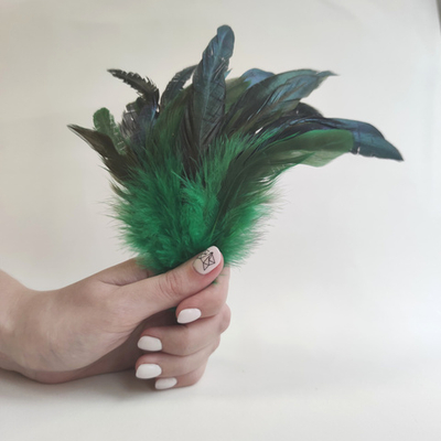 Перья петуха малахит двухцветные 2 сорт 20 шт.