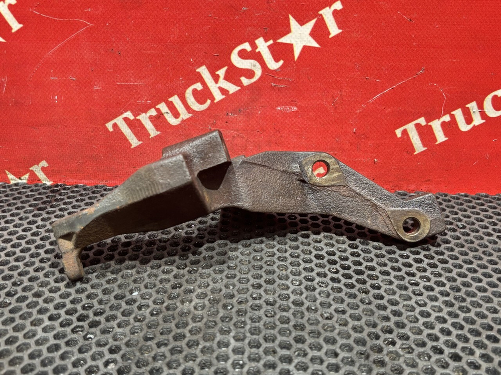 Кронштейн охладителя EGR 2021г.