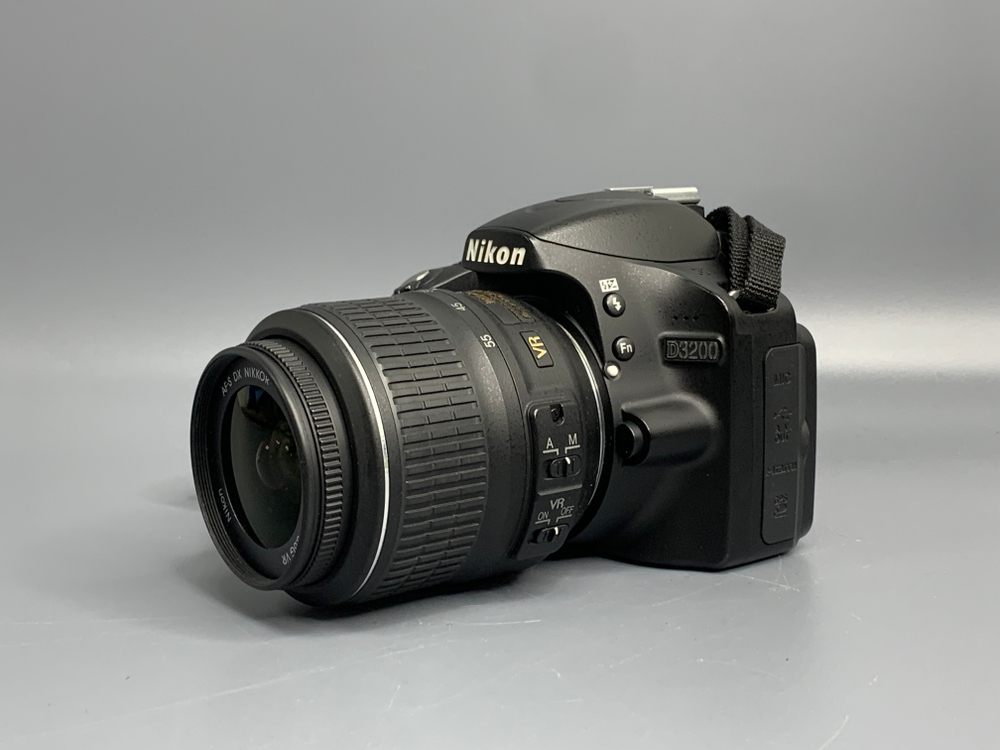 Nikon D3200 kit 18-55mm 12100 кадров