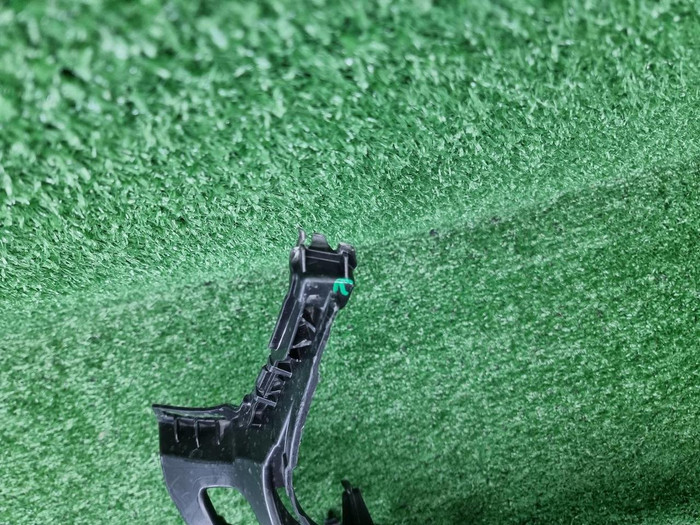 Кронштейн бампера Mercedes GLC X253 (19-22) AMG