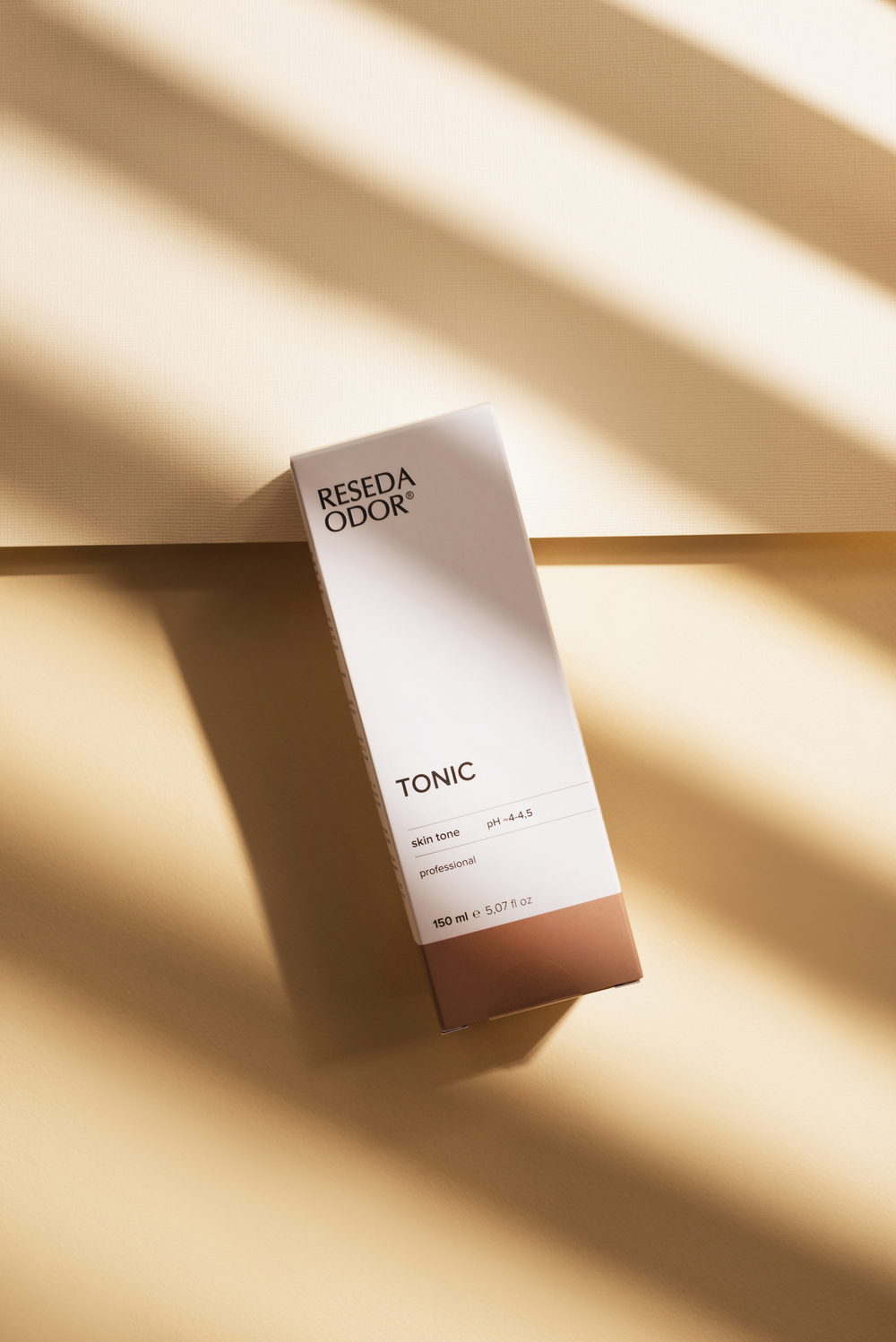 Tonic skin tone, pH 4-4.5