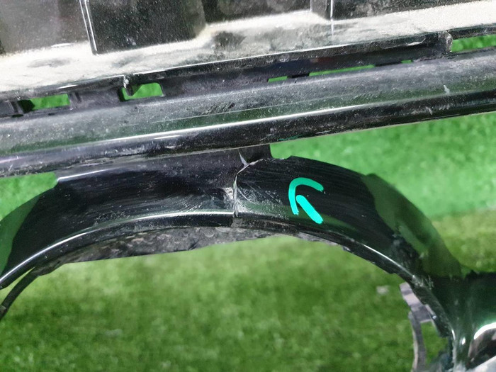 Накладка решетки радиатора Mercedes E W213 (20-23)