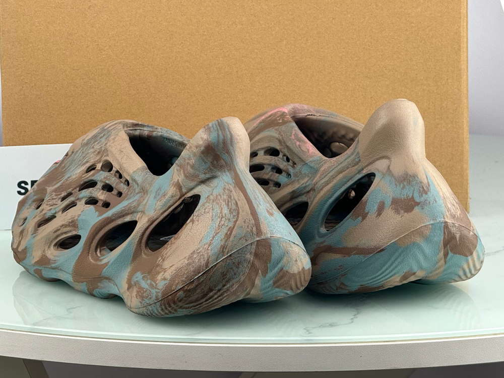 Yeezy Foam Runner MX Sand Grey (маломерки)