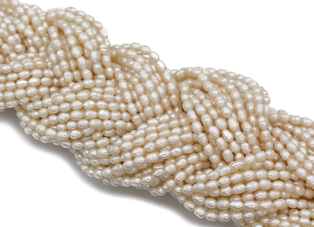 Жемчуг натуральный рис 4мм, 3А