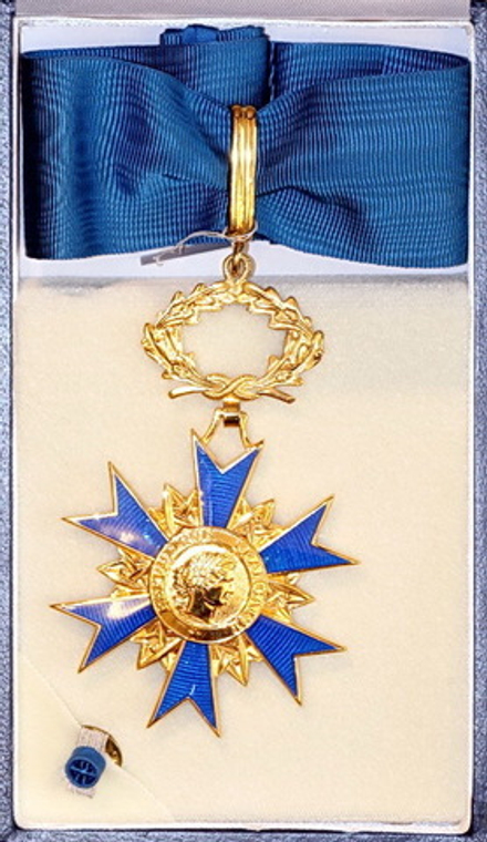 Arthus Bernrand Знак Командора Ордена за Заслуги
