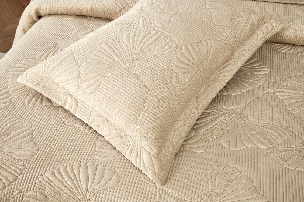 Покрывало 160x220 Sofi De MarkO Бенита кремовое