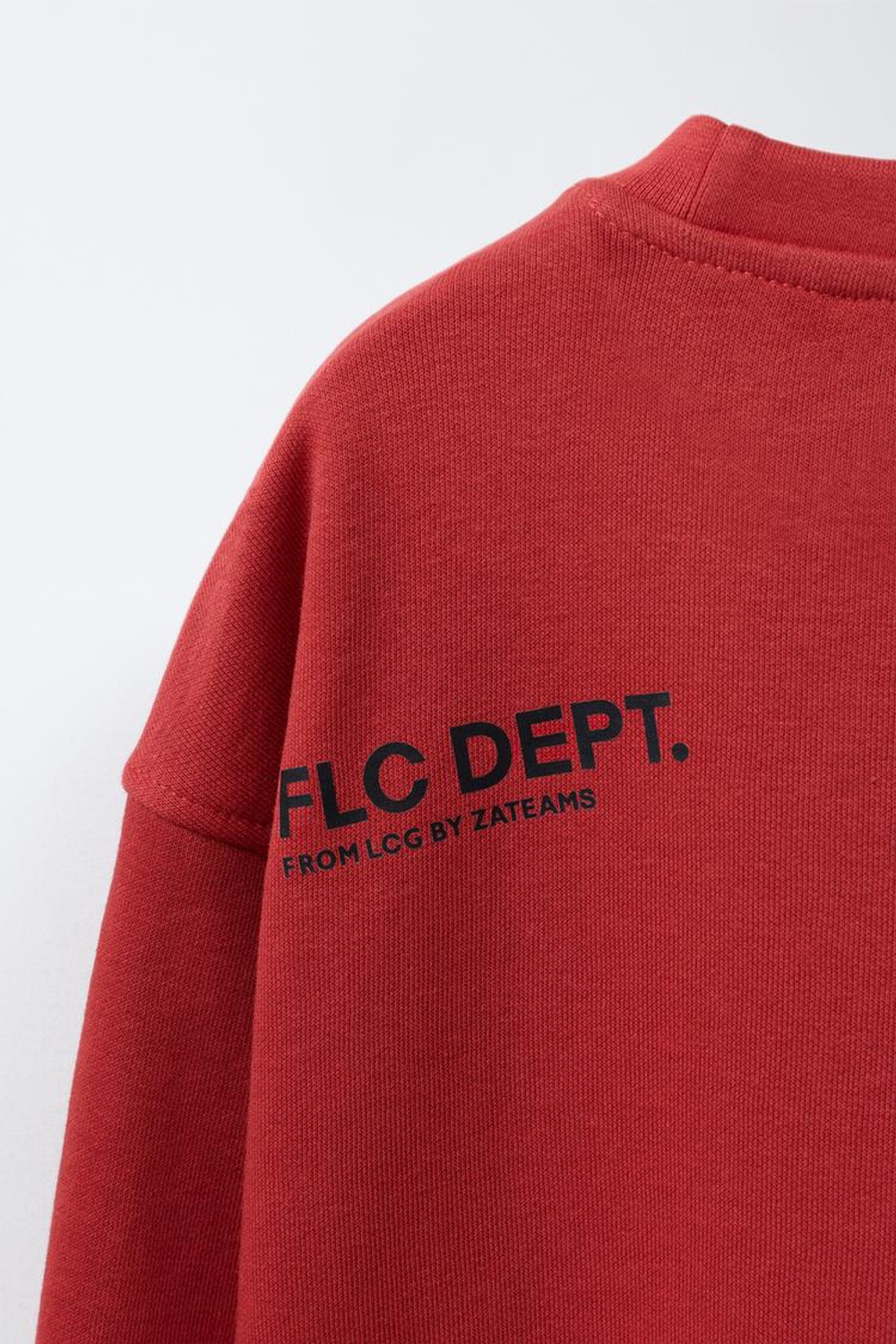 ZARA БАЗОВАЯ ТОЛСТОВКА С НАДПИСЬЮ И НАШИВКОЙ, КРАСНЫЙ