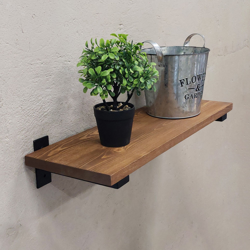 Настенные полки из натурального дерева в стиле Лофт