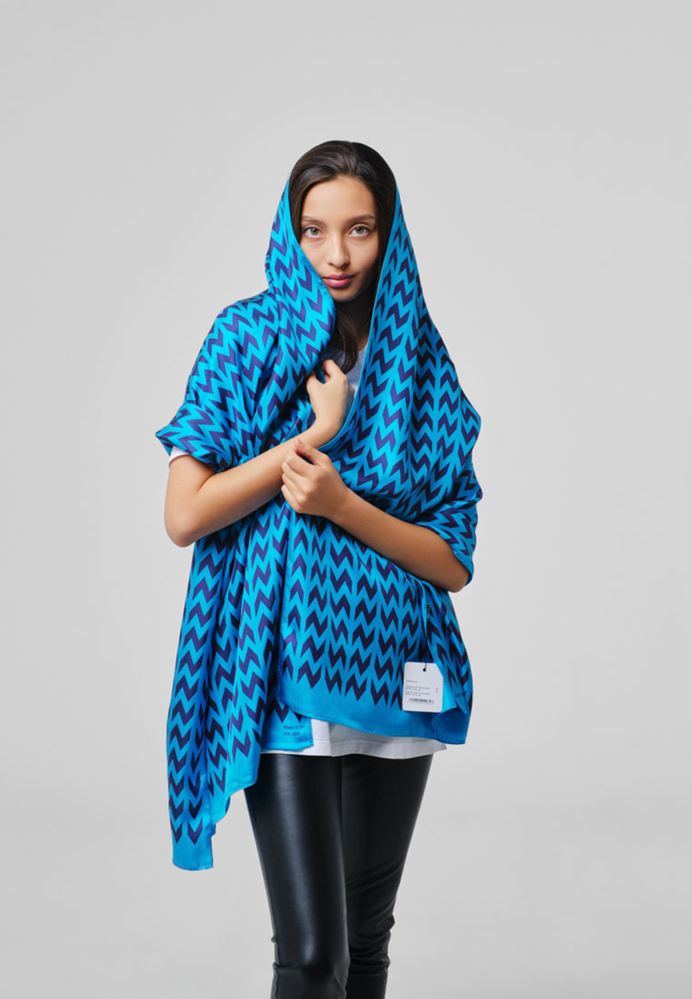 Шелковый палантин SOROKONOZHKA BLUE/DARK BLUE 68×200
