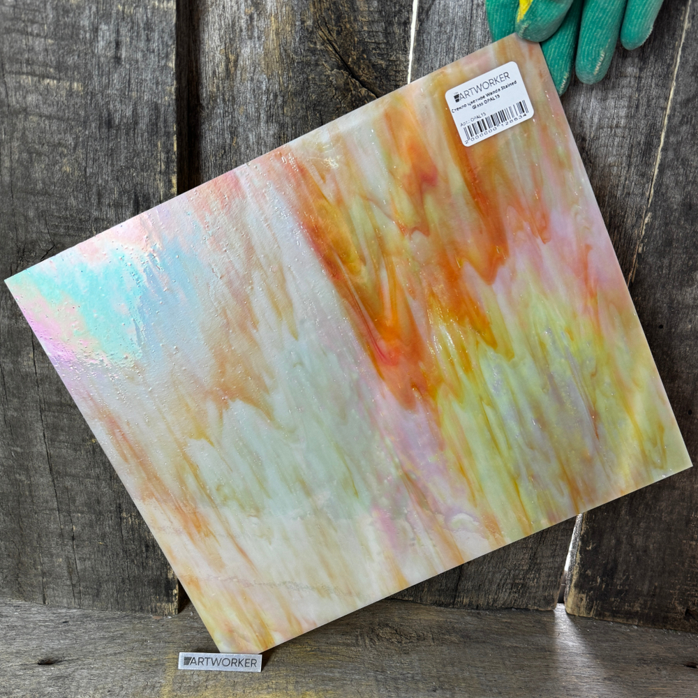 Стекло желтое Wanda Stained Glass OPAL15 с иризацией