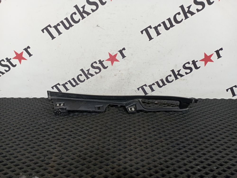 Накладка салона боковая левая